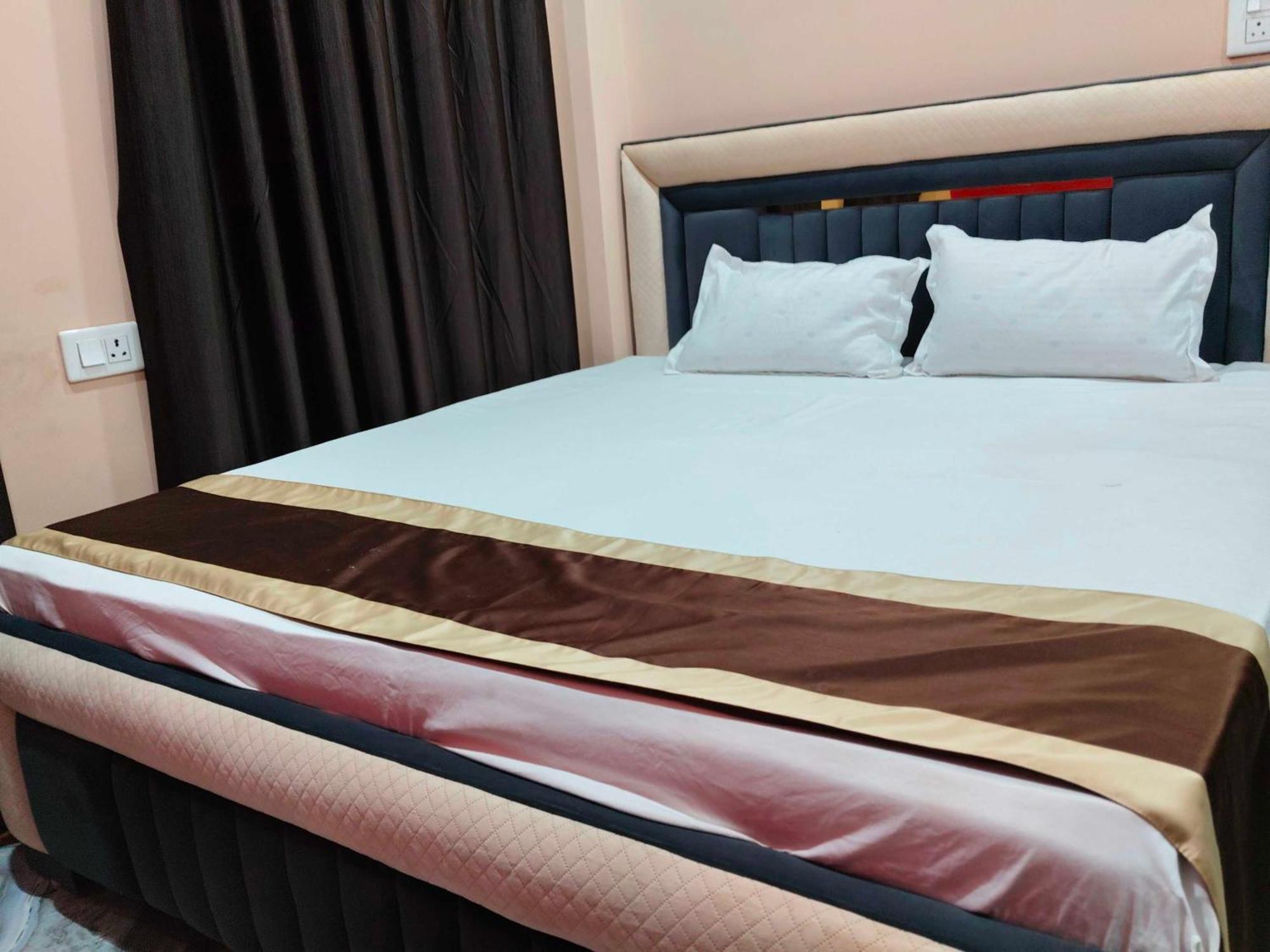 Hotel O The Lavish Landmark Danapur Екстер'єр фото
